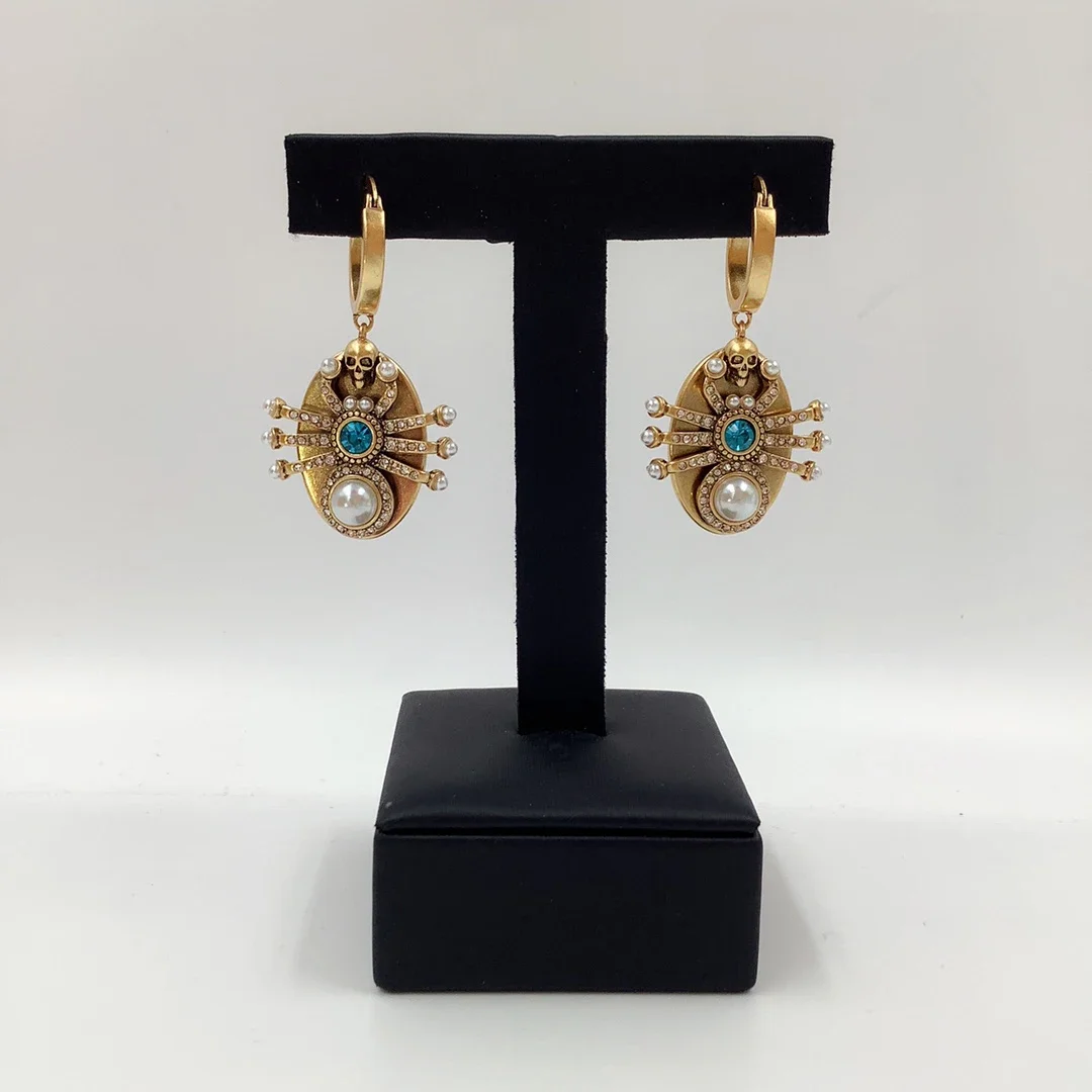 

Женский винтажный крючок в виде головы скелета