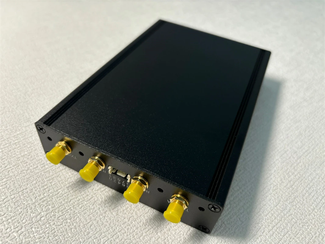 B200 USRP B210 совместим с оригинальной производительностью версии. 1PPB (0 001PPM) Частота: 70