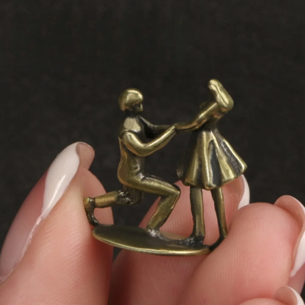 Мини-статуэтка пары из меди DAY FUN