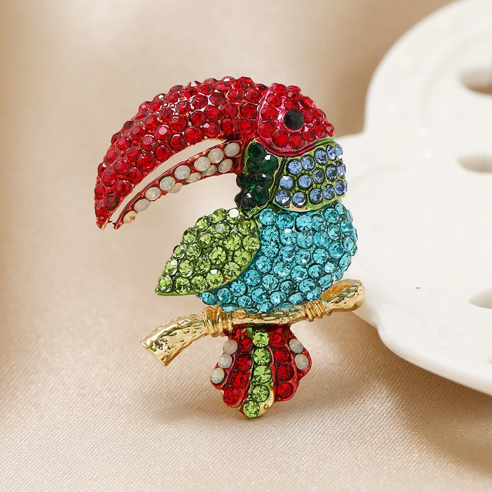 

Vintage Full Rhinestone Parrot Brooch Fashion Cute Bird Animal Brooches for Women Coat Pin Corsage Clothing Accessories Badge