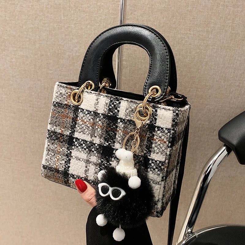 

Хлопковая квадратная сумка через плечо для женщин, европейская винтажная Новинка 2022, высококачественные роскошные брендовые черные и белы...