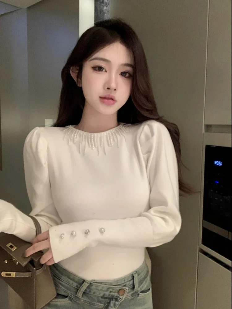 Футболки женские с длинными пышными рукавами и круглым вырезом облегающие