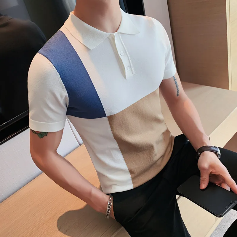 

Модная трендовая цветная трикотажная рубашка-поло в британском стиле с контрастным отложным воротником и короткими рукавами, летняя повседневная облегающая мужская рубашка-поло с пуговицами