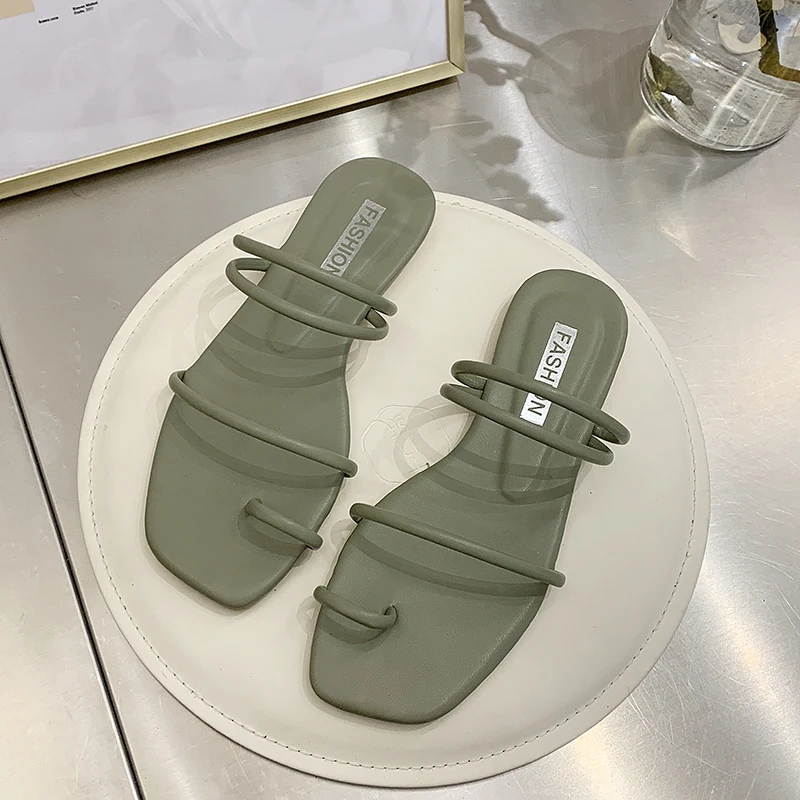 Сандалии на плоской подошве bkicute 2022 женские летний с квадратным носком ремешком |