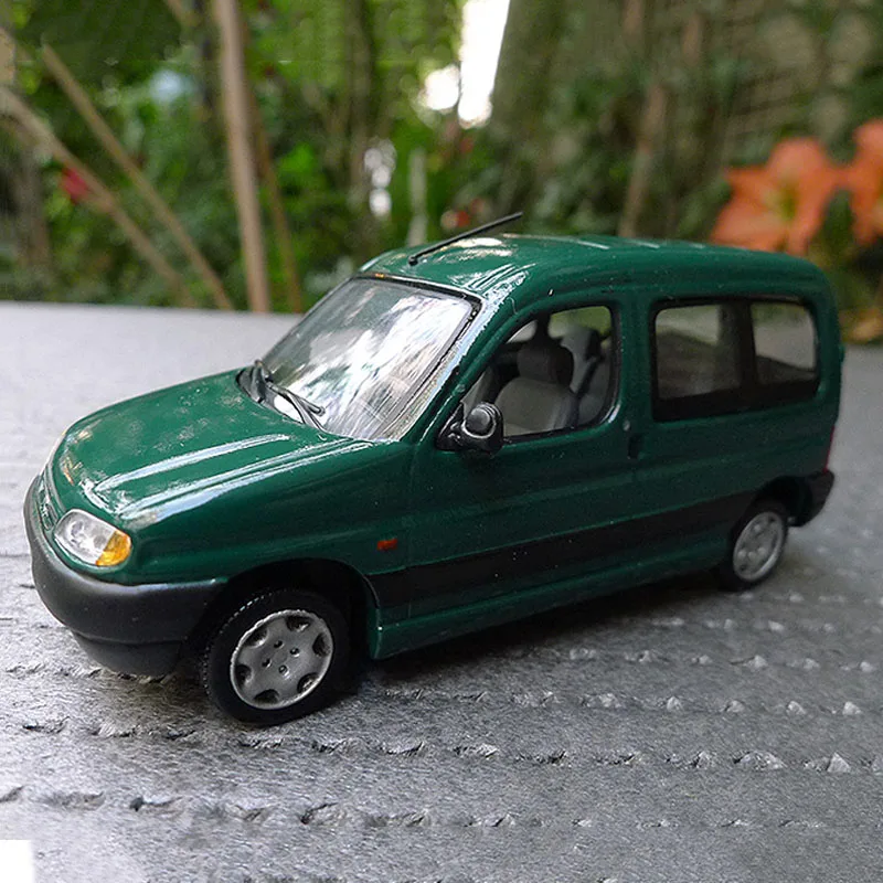

Diecast Alloy 1:43 Scale 1997 Postal Express Truck Car Model Adult Collection Gift Display Souvenir Ornament Boy Toy