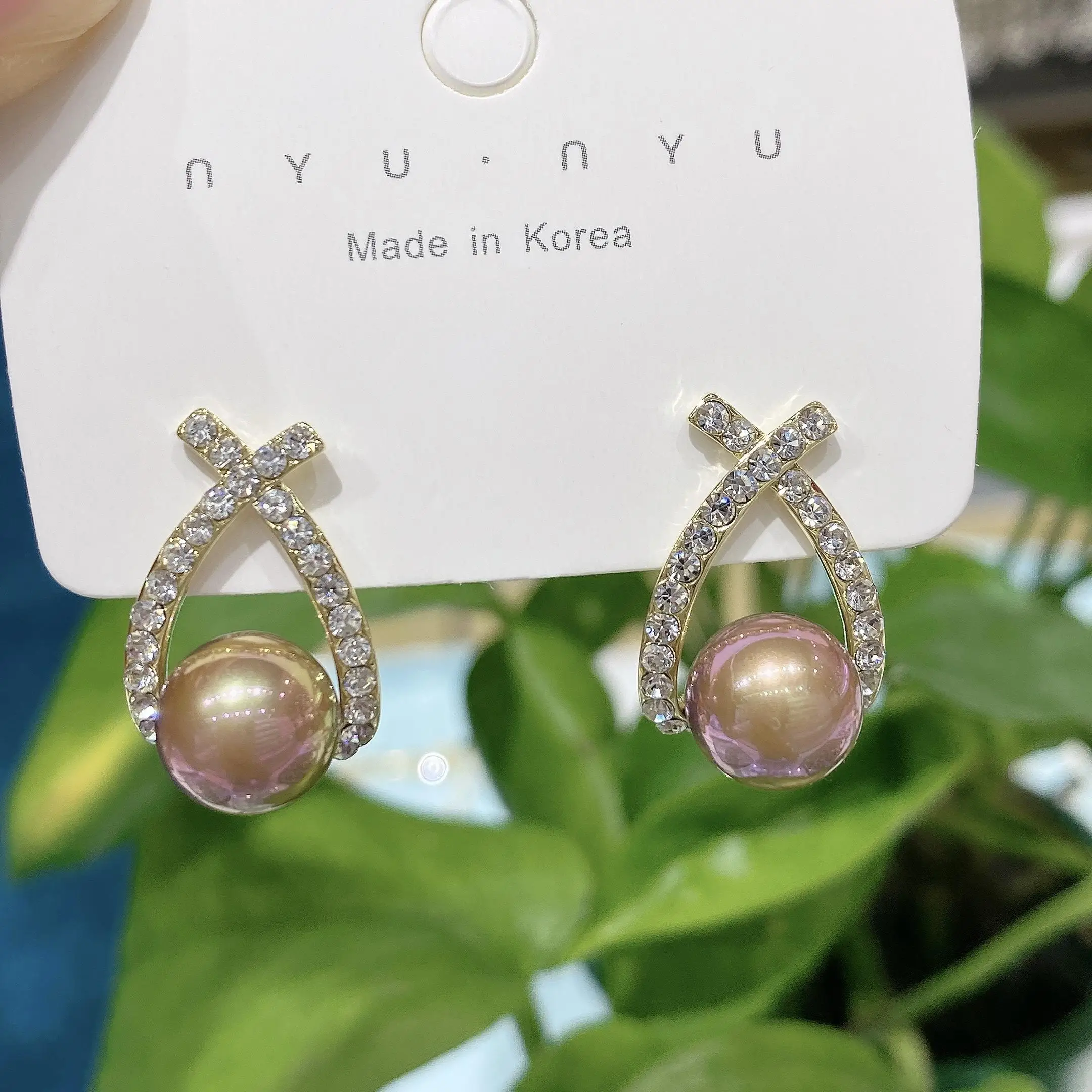 Серьги-гвоздики S925 с серебряной иглой и жемчугом кофейного цвета новые модные