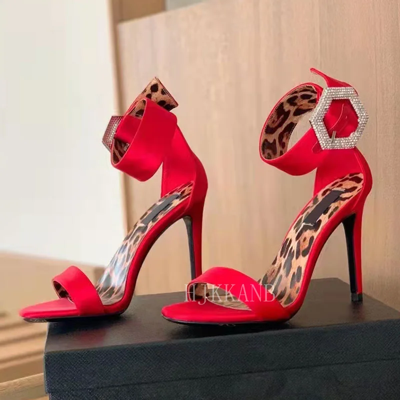 

Женские модельные сандалии на тонком высоком каблуке, шелковые Атласные босоножки с пряжкой и ремешком на щиколотке, летние Соблазнительны...