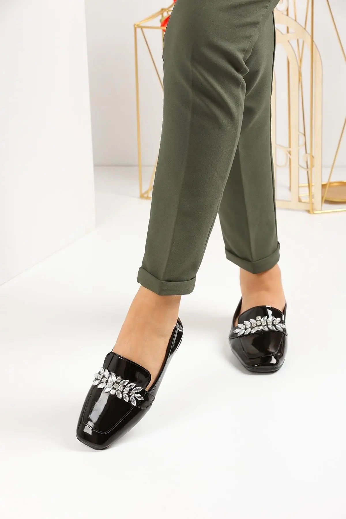 

Women Flats Shoes Flower Stone Fashion Flats For Ladies Casual Shoes Elegant Flat Footwear Summer Ladies Shoes
