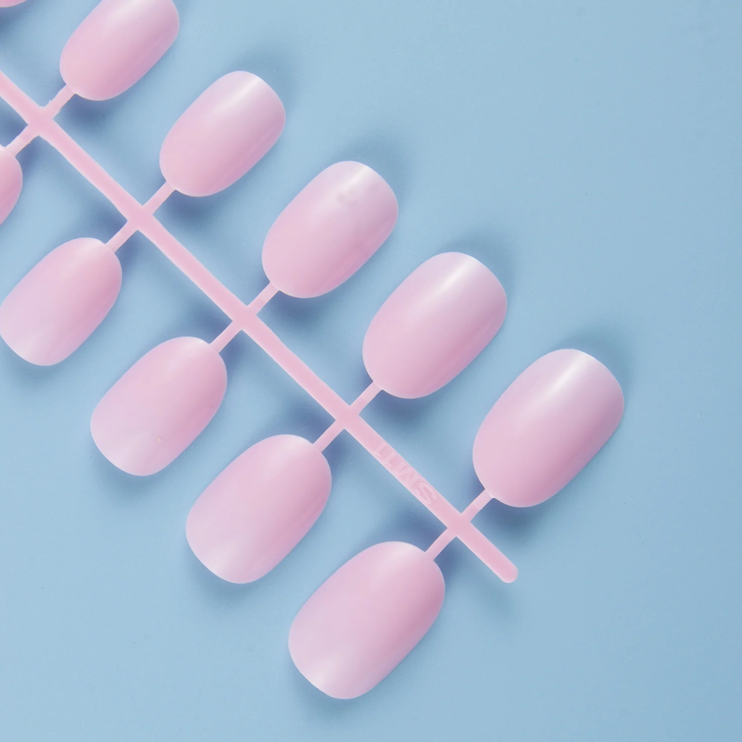 Набор искусственных ногтей короткой круглой формы полного акрила для прессования смешанных цветов, 2 упаковки или больше для экономии на доставке.