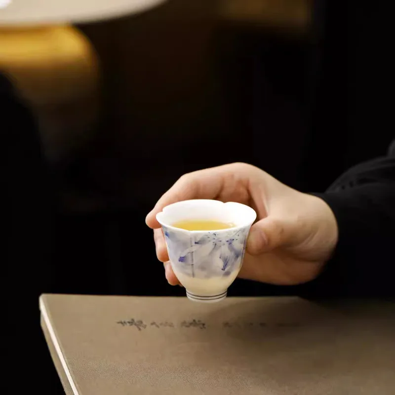 Керамическая чашка Loiesag Lotus Rhyme