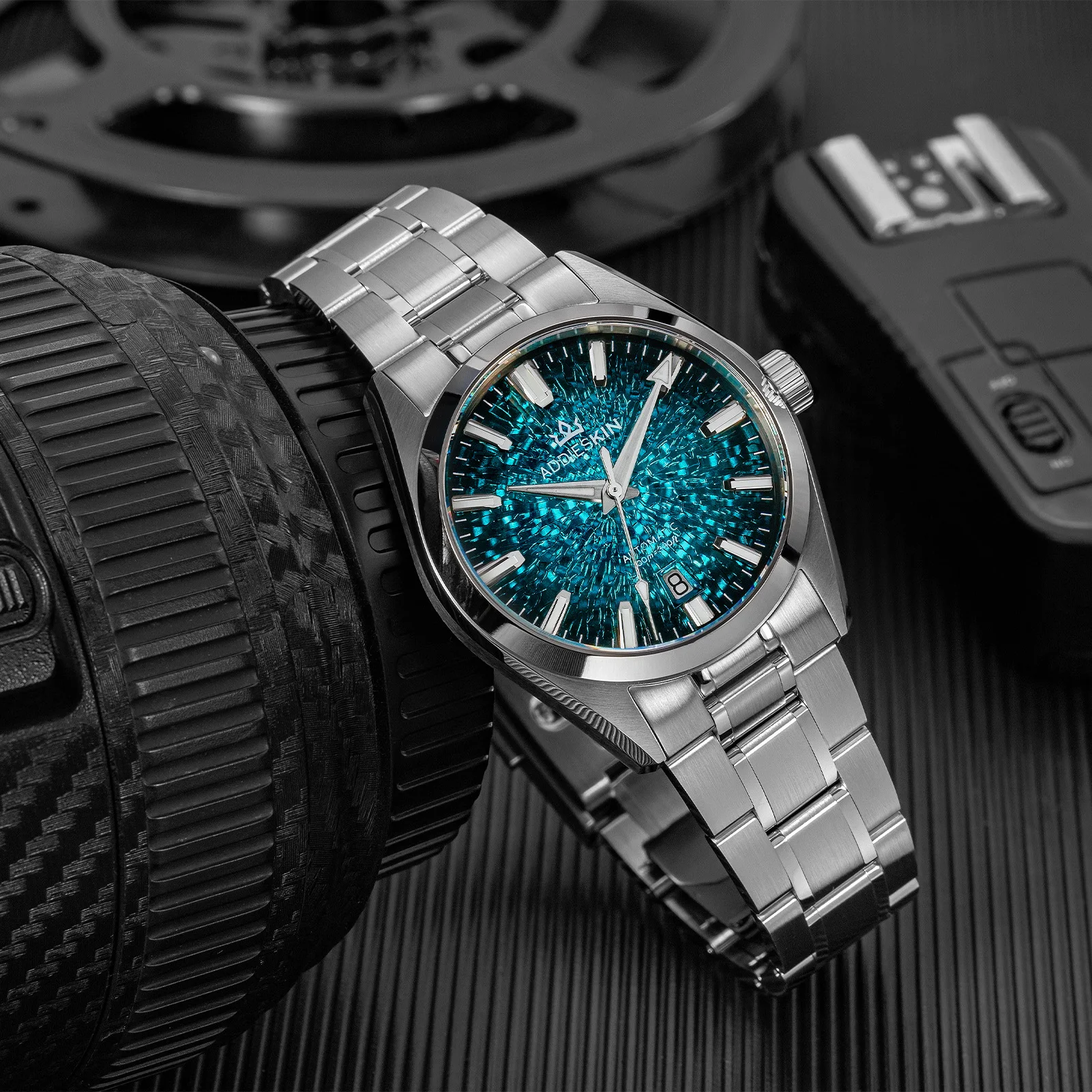 Фото Часы AddiesKin Gradient Diver с механизмом Miyota9015, сапфировым стеклом, автоматические, из нержавеющей стали, с суперлюминесцентным покрытием BGW9, модель K003, новые. №2