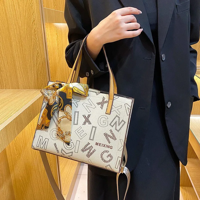 This Year's Explosion Of Advanced Texture 2023 New Fashion Autumn And Winter New Presbyopic Handbag Tote Bag Fashion Handbag