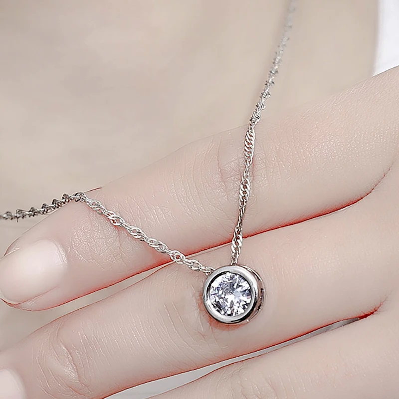 

Crystal Shiny Pendant Necklaces for Women Round Rhinestone Charm Clavicle Necklace Pendants Jewelry Lover Valentine's Day Gift