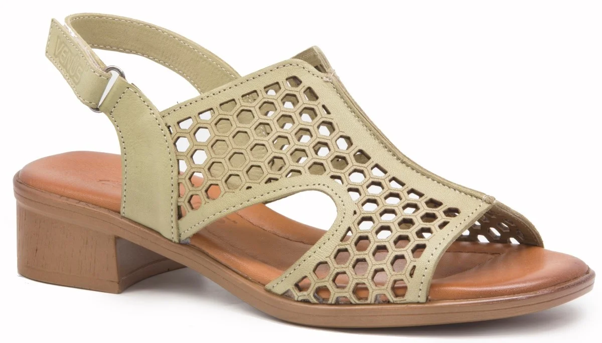 

Сандалии женские из натуральной коровьей кожи, на каблуке