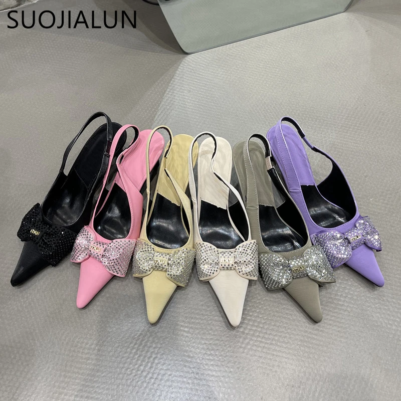 

Новинка Весна 2023, Брендовые женские сандалии SUOJIALUN на тонком высоком каблуке, модные женские элегантные туфли-лодочки с бантом и кристаллам...