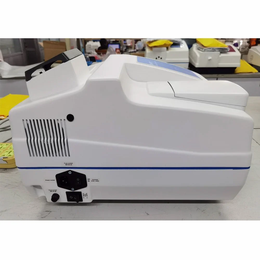 200 нм - 900 Дешевая цена Лабораторный спектрометр Флуоресцентный спектрофотометр