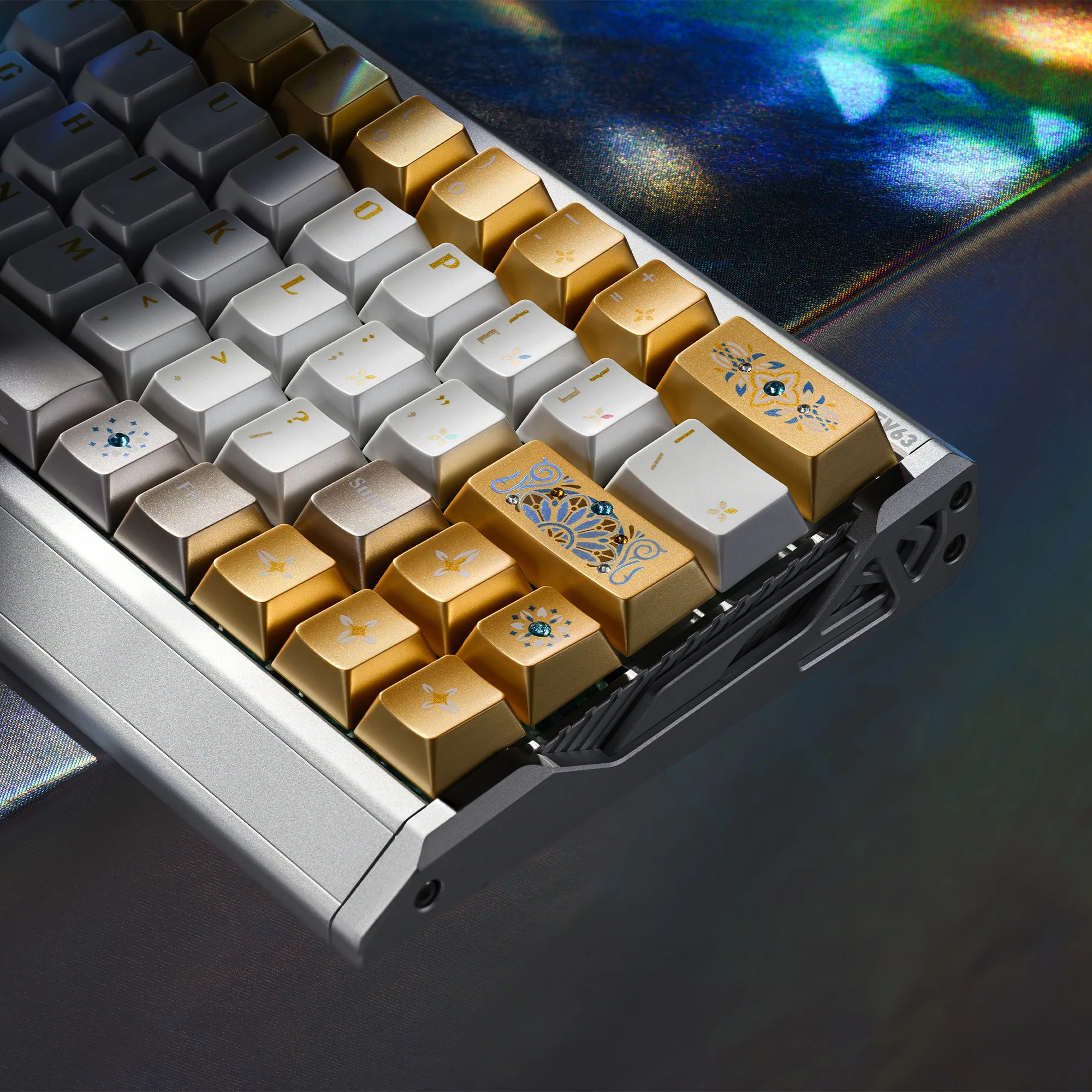 Фото Набор клавиш XVX Stained Glass Cherry Profile PBT+PC, 181 клавиша, с перламутровым покрытием, призматическими деталями и акцентами, украшенными муассанитом №5