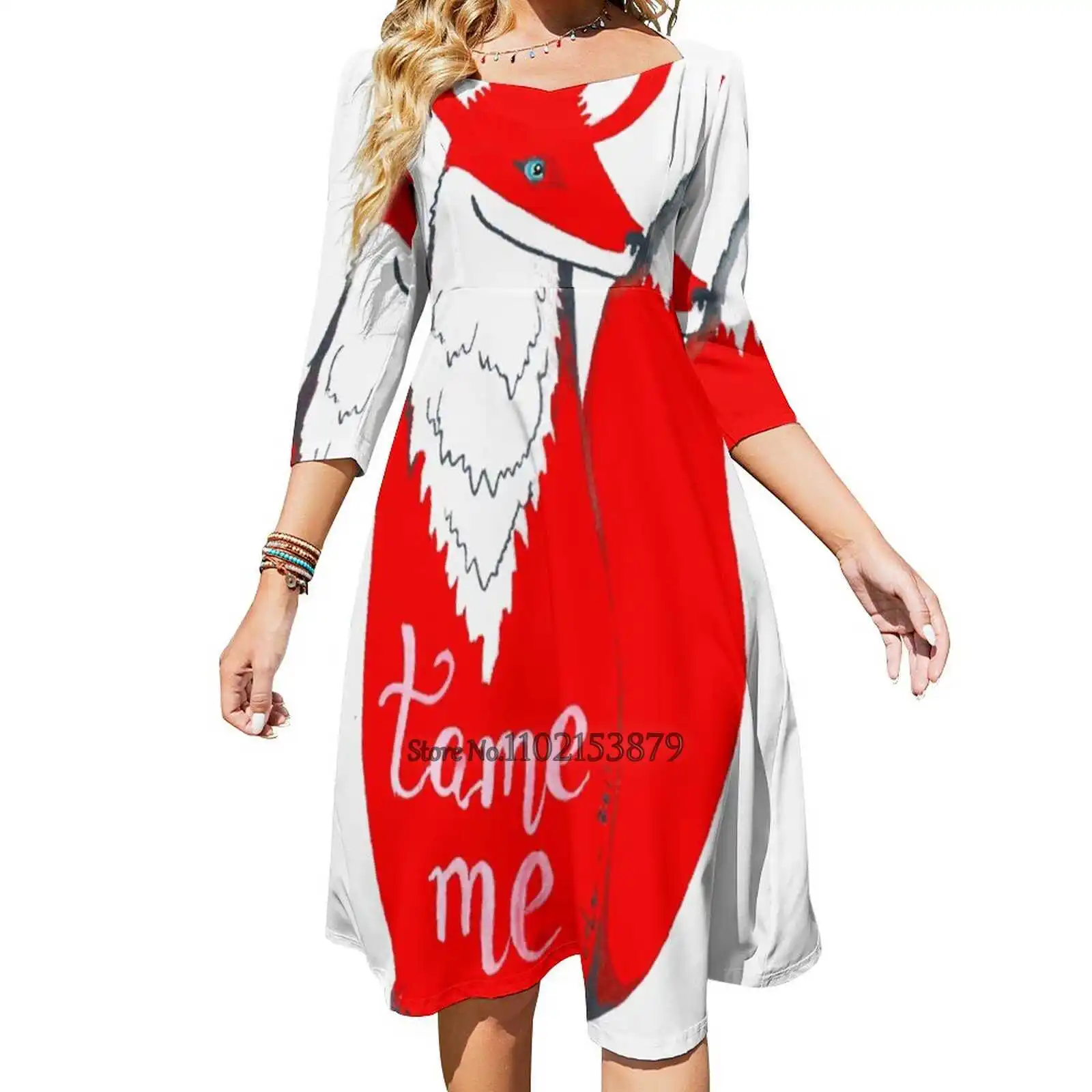 

Платье с открытой спиной, квадратным вырезом и шнуровкой на спине