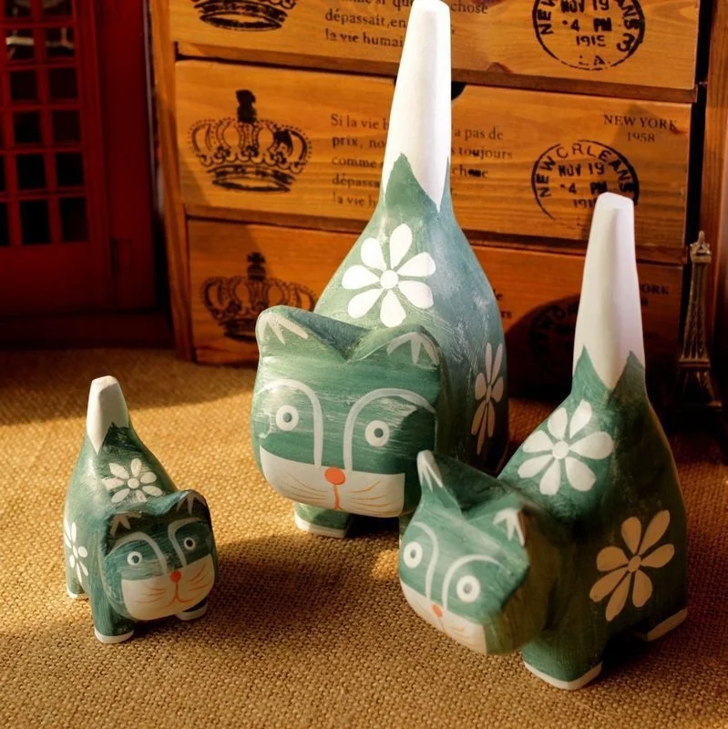 

Japanese grocery decorations log blessing cat a set of handicrafts window milk tea shop decorations trinkets