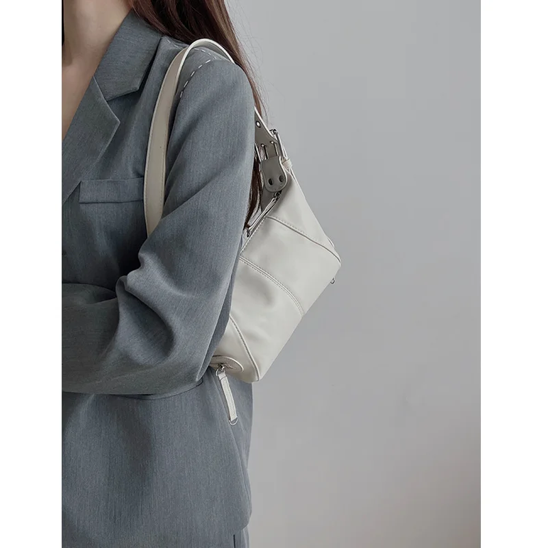 Женская сумка-мессенджер для девочек лето 2023 милая крутая ручная высокого