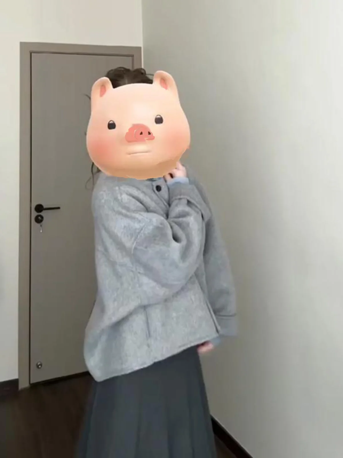 Серое короткое пальто женское осень и зима 2024 новинка осени зимы уникальная