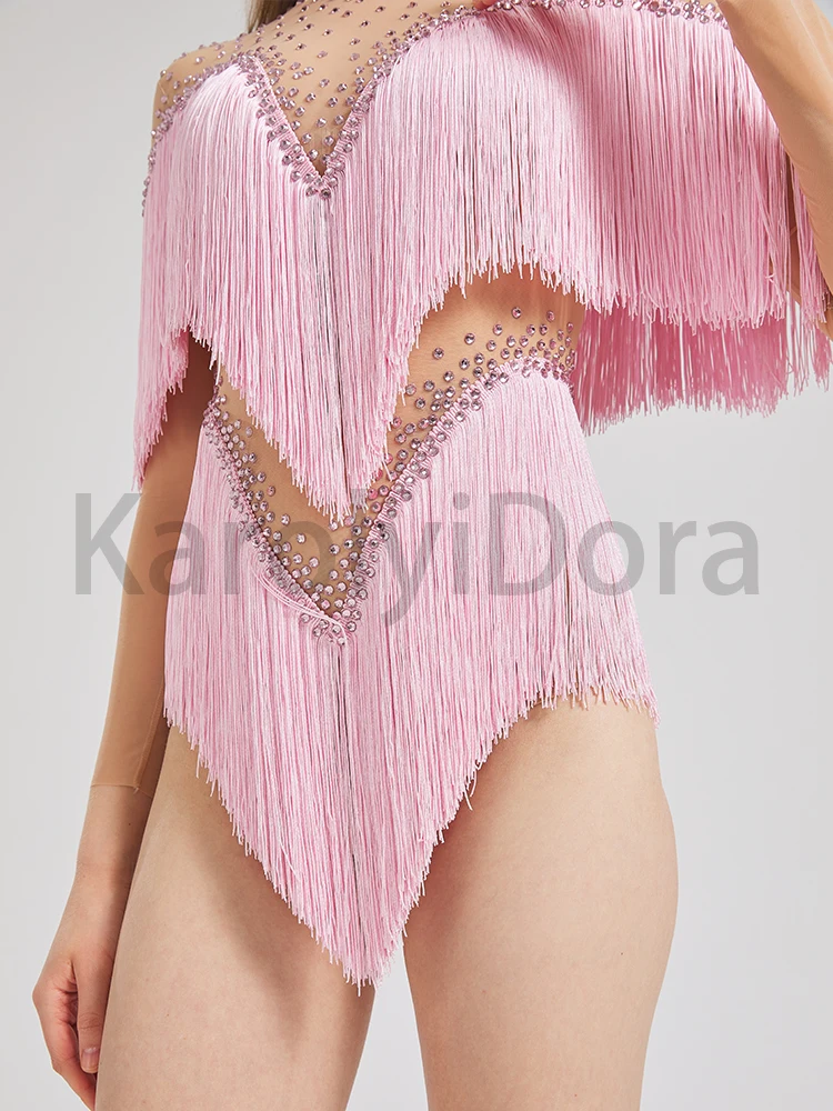 Женский комбинезон со стразами