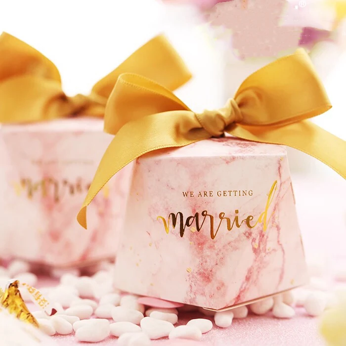 

50pcs/ lot Diamond shape Silver / Golden Ribbons Pink Marble Candy Boxes Wedding Favors Gift Box Party Chocolate bag