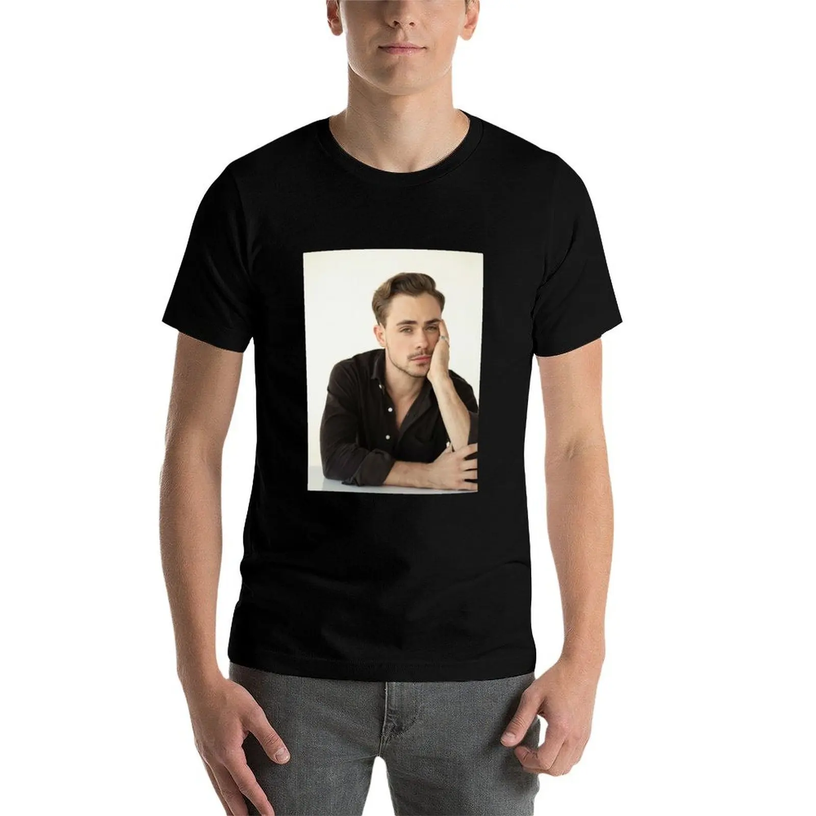 Фото Футболка Dacre Montgomery, повседневная, базовая, в уличном стиле. №4