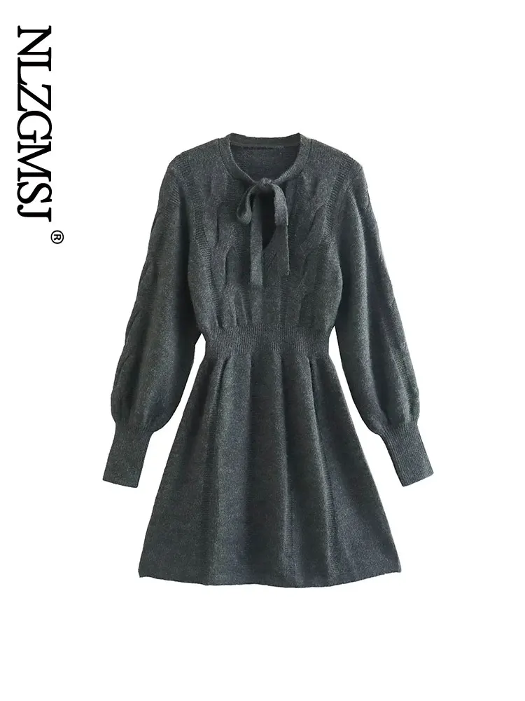 

Осенне-зимнее трикотажное платье-мини с круглым вырезом и рукавами-фонариками