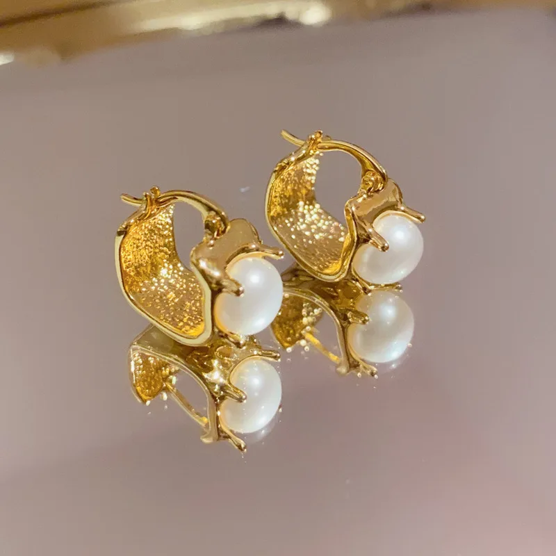 

High Quality 14K Gold Plating Fresh Water Pearl Hoop Earrings For Women Girls Fashion Geometric Ear Buckle Wedding Jewelry Gift