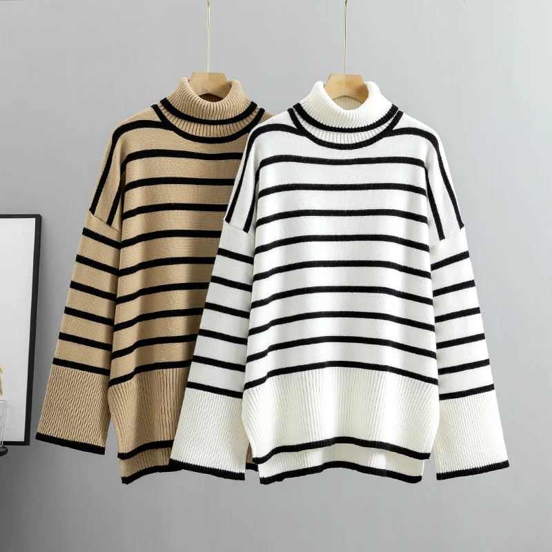 

Женский свитер в полоску, с высоким воротником