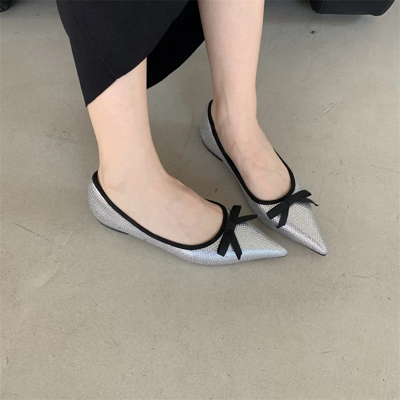 

Женские туфли на плоской подошве, с заостренным носком, в европейском и американском стиле