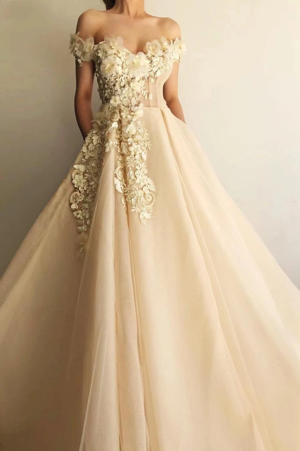 

ANGELSBRIDEP Champagne Prom Dresses 3D Appliqued Flowers Vestidos De 15 Anos Sexy Off-Shoulder Tulle Formal Princess Birthday