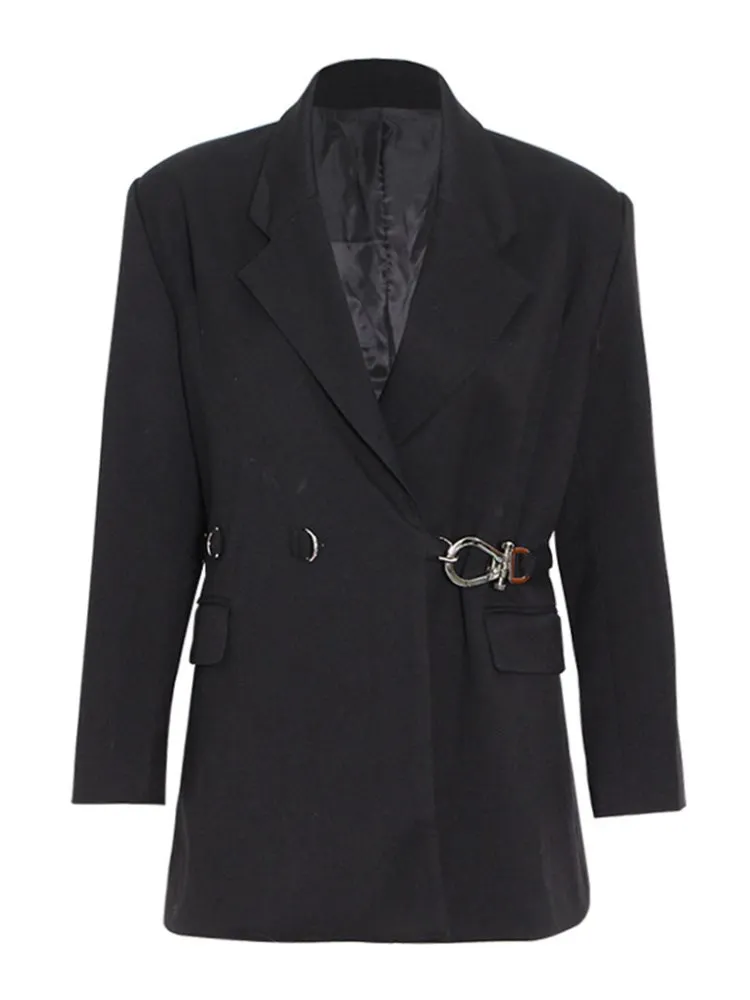 Рисунок 3 - Женский блейзер с отложным воротником KBQ