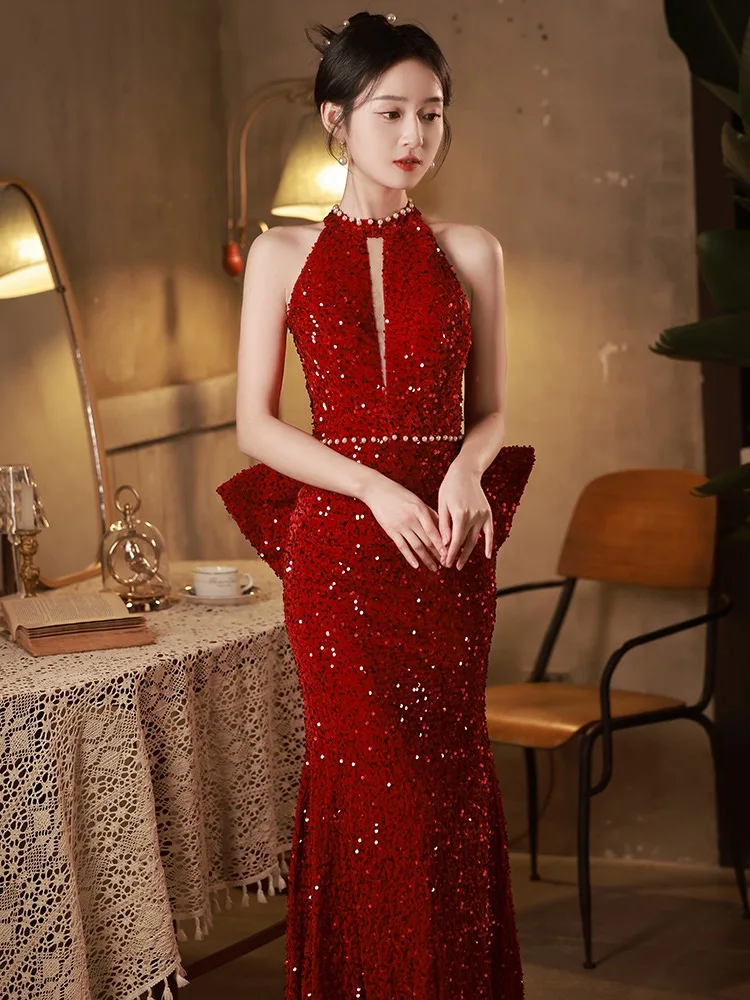 

Винтажное вечернее платье с блестками, открытой спиной, круглым вырезом и бантом