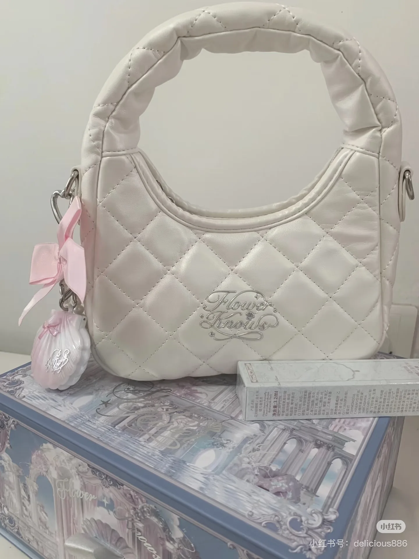 Фото Flower Knows Limited Edition Shell's Jewel Новый стиль, косметичка №1