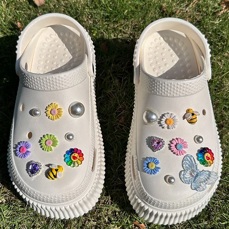 DIY Butterfly Bees Daisy Sunflowers Shoes Charms Pack Accessories Vintage Luxury Designer Bling Rhinestone Heart Shoes Jewelry