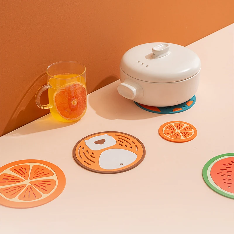 

1Pcs For Restaurant Antislip Western Food Cushion Round Shape Table Decoration Mat PVC Cartoon Pattern Kitchen Supplies