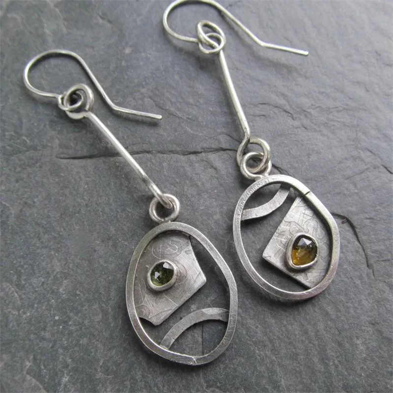 

Vintage Round Inlaid with Green Orange Stone Earrings Silver Color Metal Die Cast Pattern Long Dangle Earrings for Women