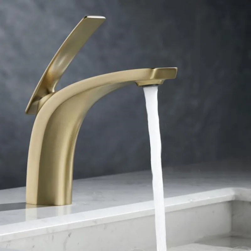 

Однорычажный смеситель для раковины в ванную комнату, латунный кран с золотой щеткой, кран для горячей и холодной воды