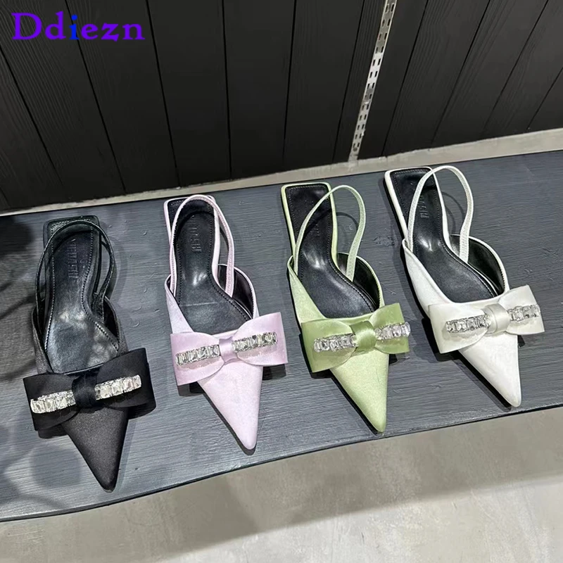 

Женские босоножки со стразами, повседневные уличные сандалии на плоской подошве с заостренным носком, со стразами и бантом-бабочкой, лето 2023