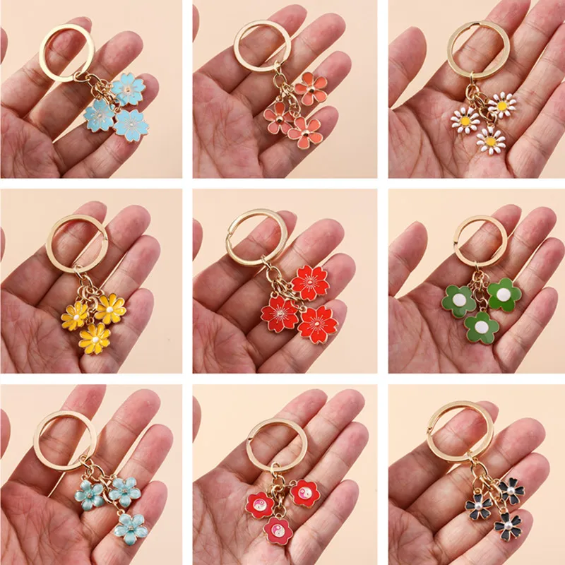 

New Colorful Flower Keychains Enamel Sunflower Charms Keyrings Souvenir Gifts for Women Men Car Key Handbag Pendants Key Chains