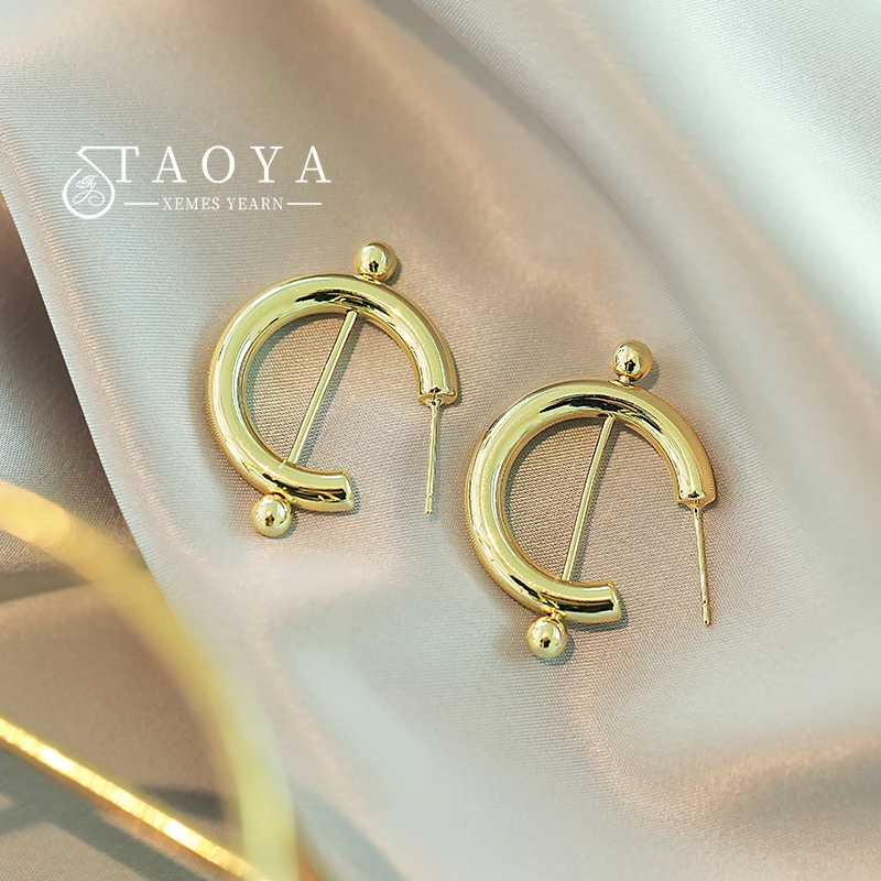 

2023 New Metal Geometric Design C Drop Gold Color Earrings Simple Temperament Accessories For Korean Fashion Jewelry Womens