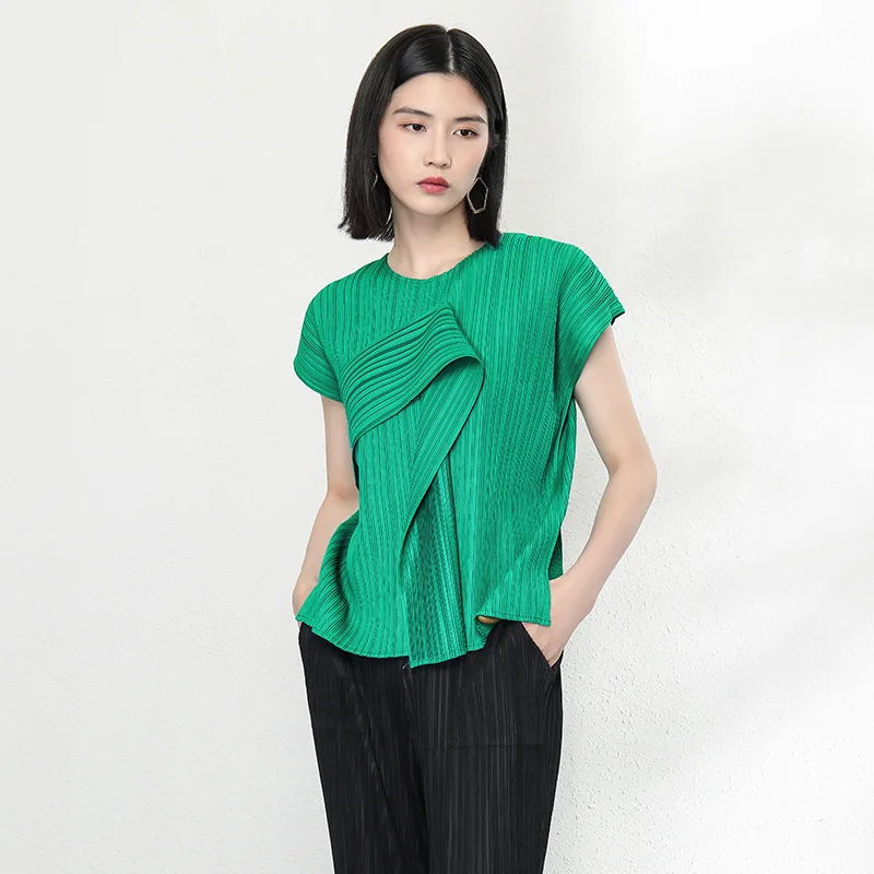 

Miyake women's pleated short-sleeved t-shirt all-match design niche slim solid color temperament summer new top
