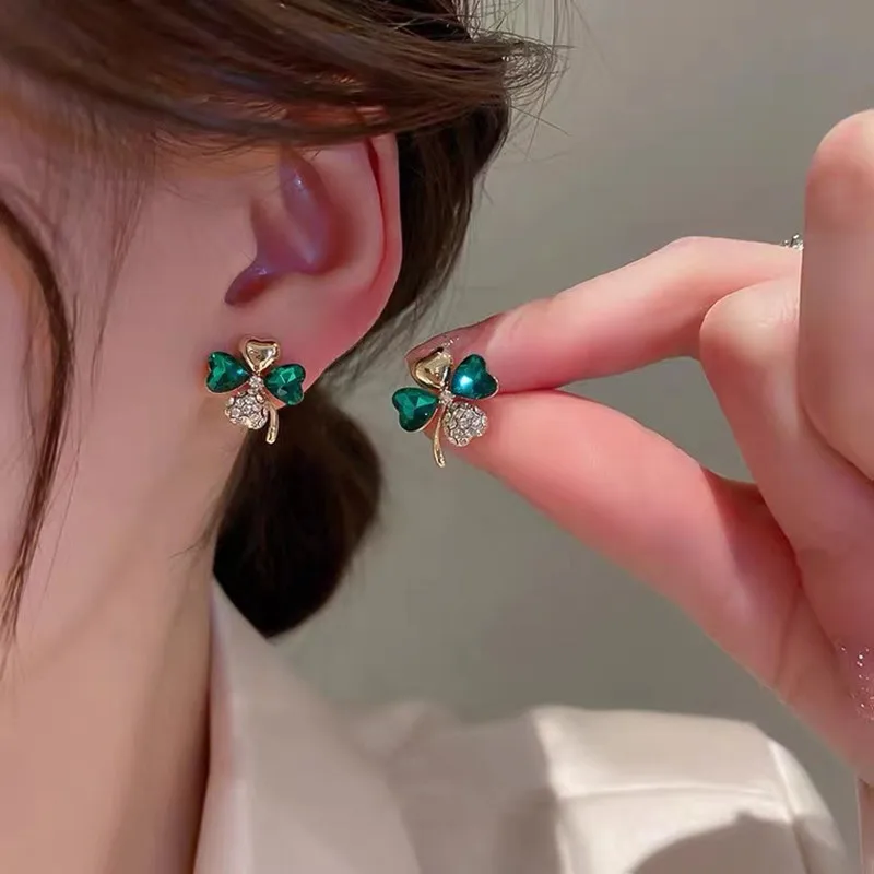 

Decorate Yike Flower Petal Earrings 2022 New Fashion South Korea High Fashion Design Ear Buckle Earrings Female