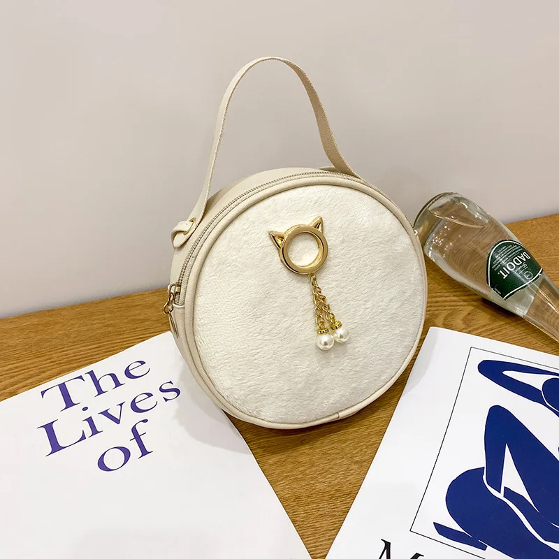 

2022 New Trend Messenger Bag for Women Embroidered Female Leisure Retro Round Crossbody Shoulder Bag Fashion Ladies HandBags