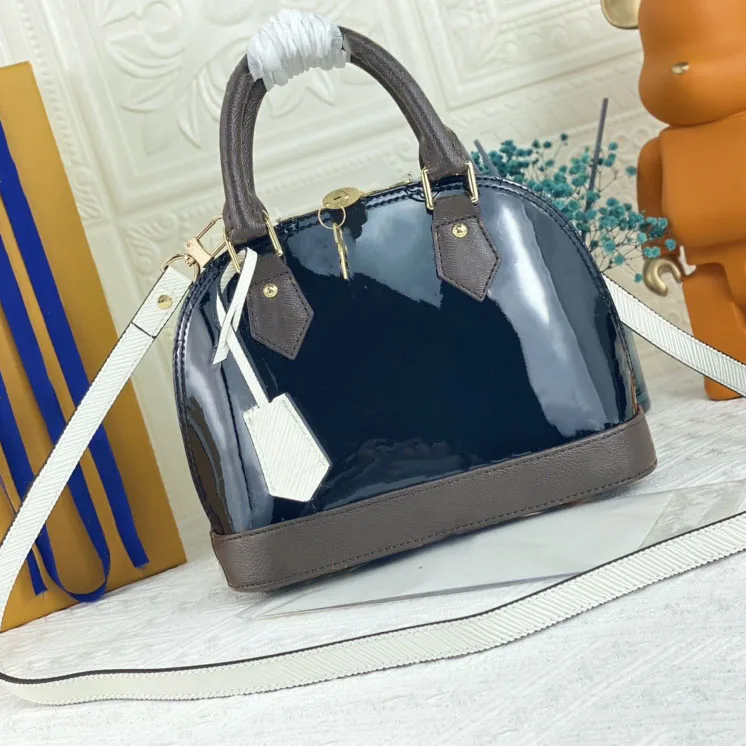 

Alma BB Shell Bag Designer Tote Handbags Women Shoulder Bags With Key Lock Crossbody Bag Flower Patent Leather Purse Size