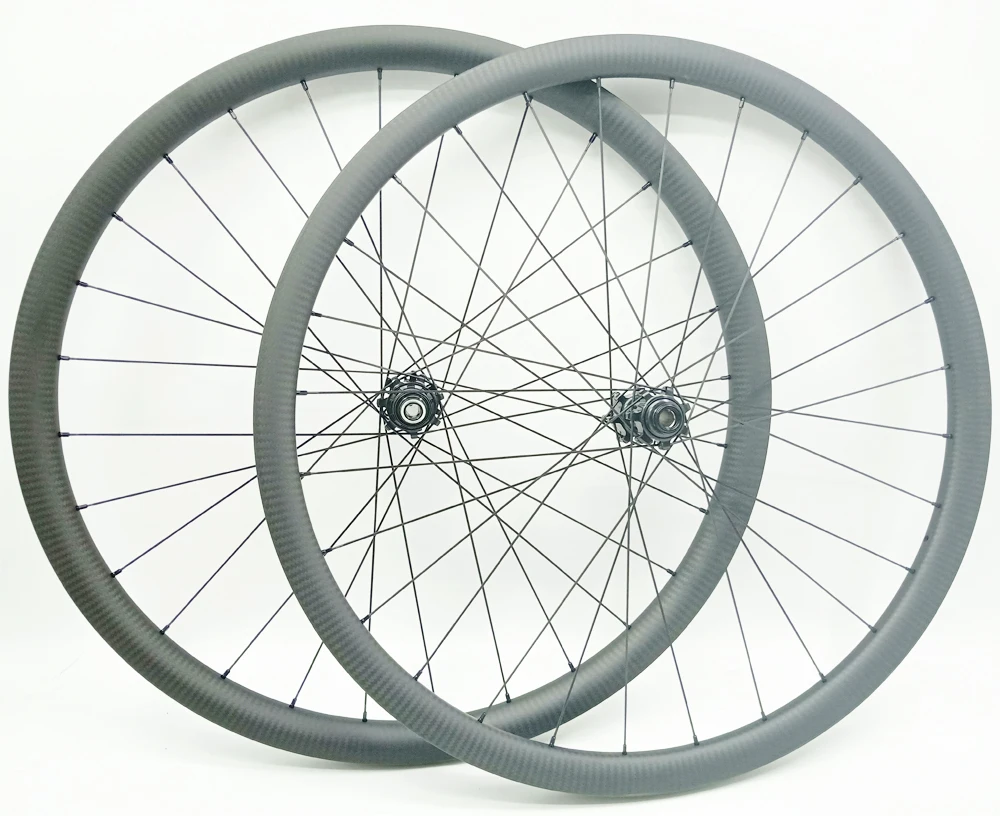 

EXPLORER Aerodynamic 3K Twill Carbon Wheelset 60mm Depth 26mm Width 700C R36D 6 Pawls Straight Pull Hubset Disc Brake 24H/24H