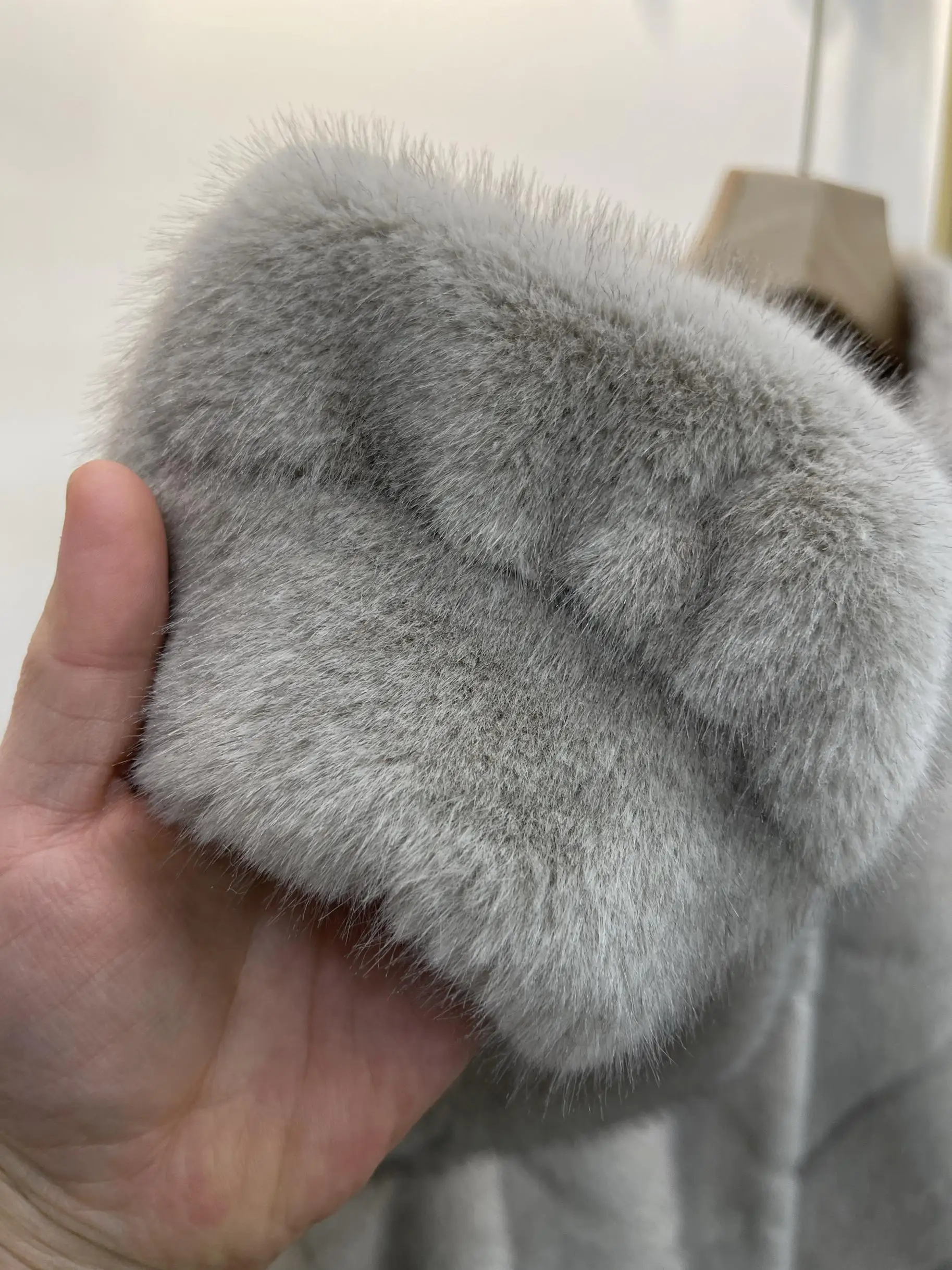 Модное женское платье среднего возраста короткая меховая верхняя одежда новинка