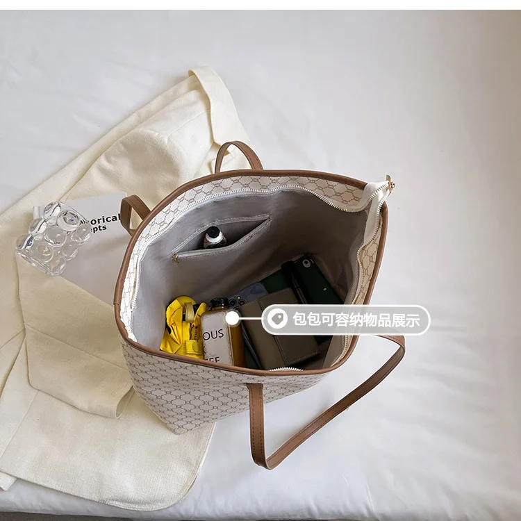 Luxury Band Designer Big Capacity Casual Tote Handbag Purse Women Shoulder Bag 2022 New Ladies Travel Shopping Bags High Quality images - 6